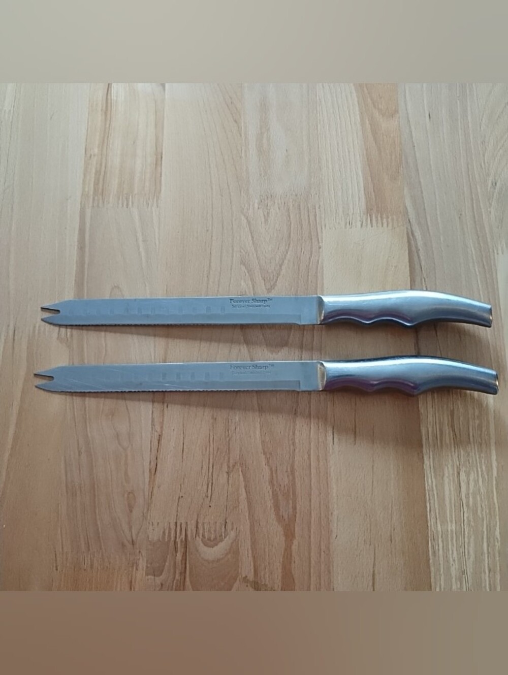 Forever Sharp Server Knife Pair (2) Surgical Stainless Steel Tip Serrated Slicer